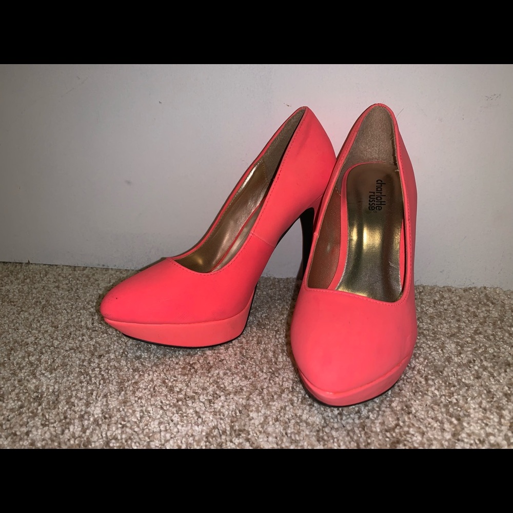 Hot pink high heels !